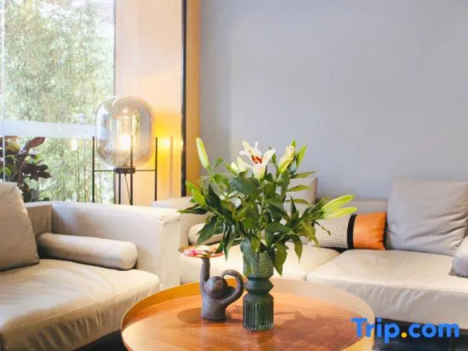 Lizi Hotel
