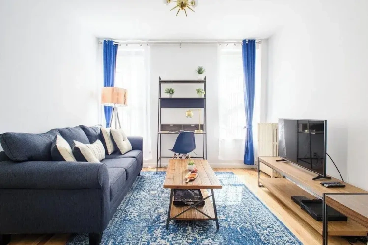 2 Bedrooms Apartment