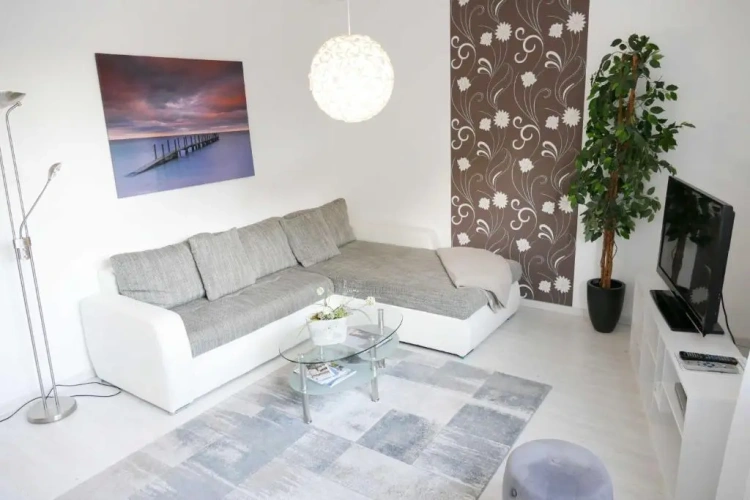 2 Bedrooms Apartment