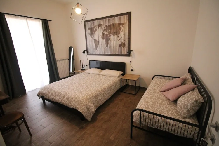 Deluxe Triple room with balcony