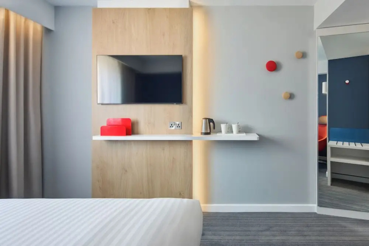 Holiday Inn Express Limehouse photo 6