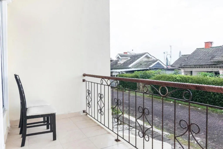 OYO 2997 Grand Suites Palace 2