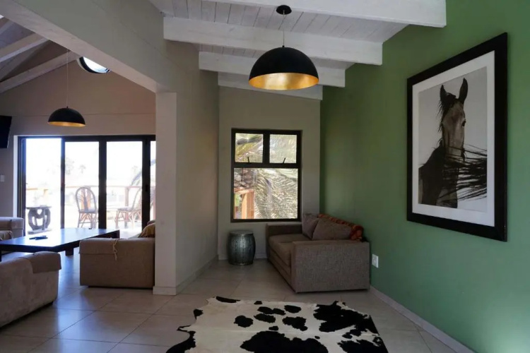 Skeleton Beach Backpackers