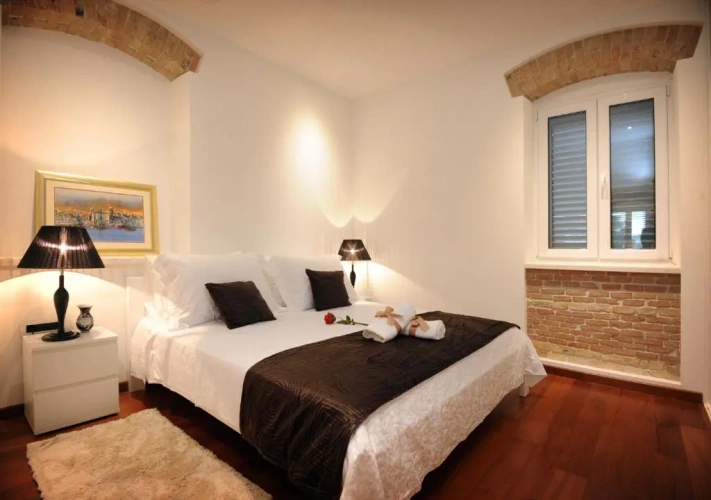 1 Bedroom Deluxe Apartment