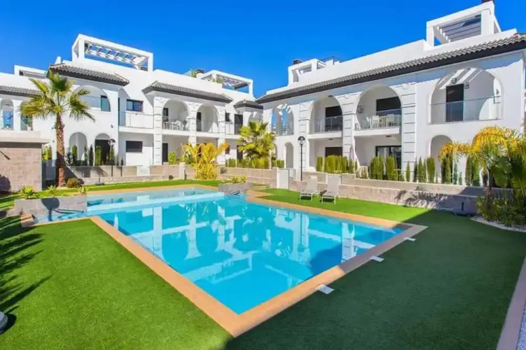 Sunset Paradise - Sleeps 4, Pool, Terrace & Views