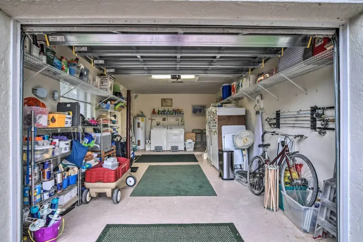 Spacious Naples Home < 1 Mi to Vanderbilt Beach!