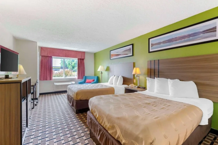 Standard Quadruple room