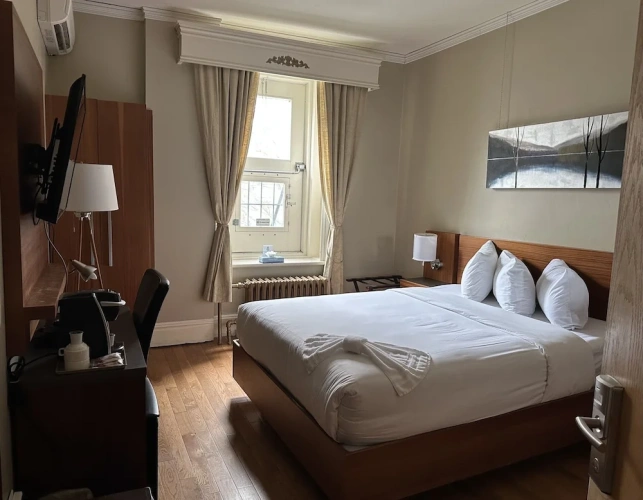 Economy room