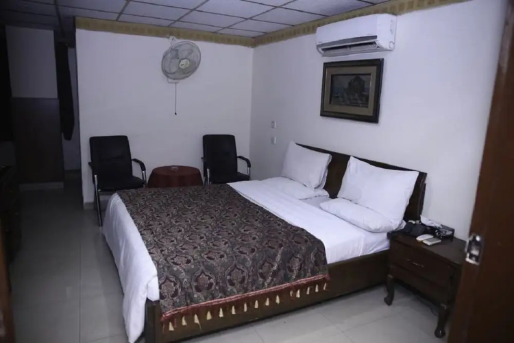 Mars Hotel Lahore