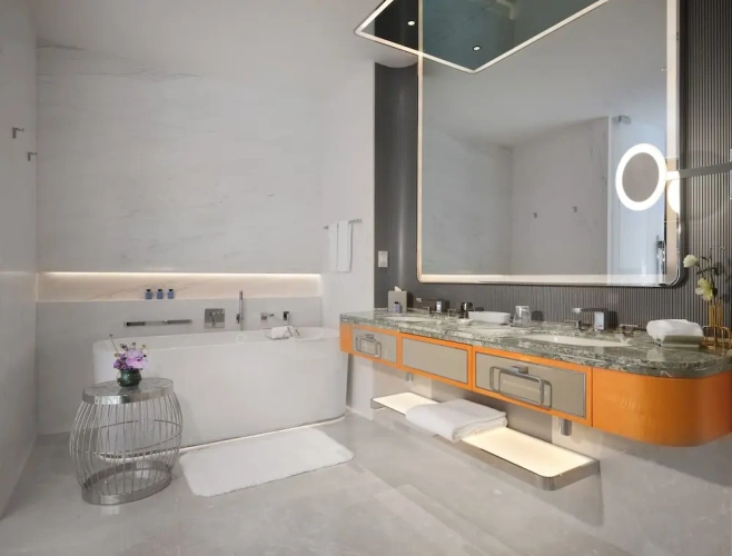 Luxury Double Club room with bay view