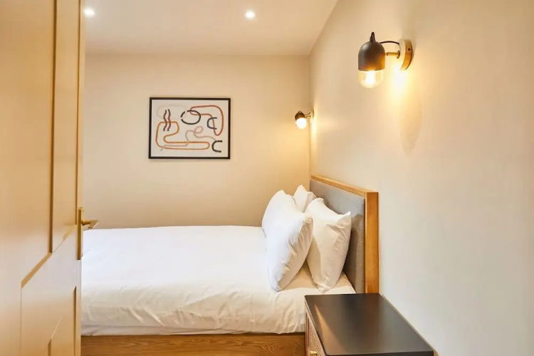 Host Stay No 33