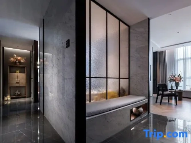 Luxury Suite