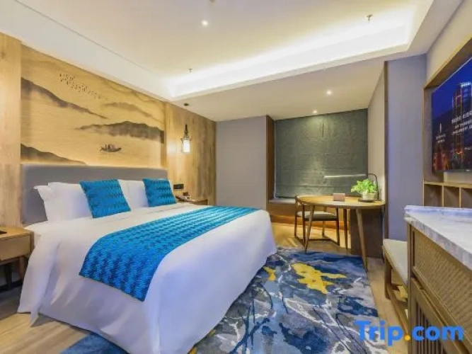 Standard Double room with city view