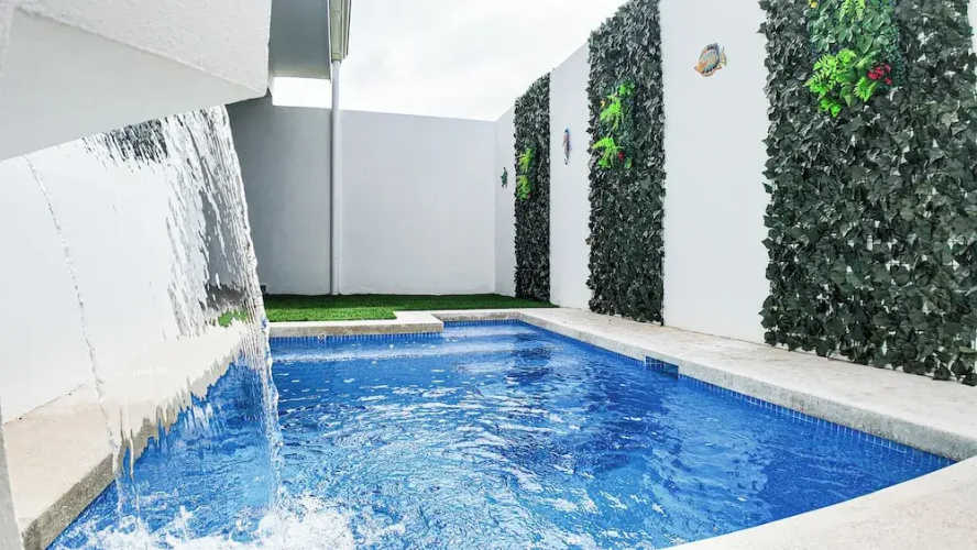 Macaw House with private pool