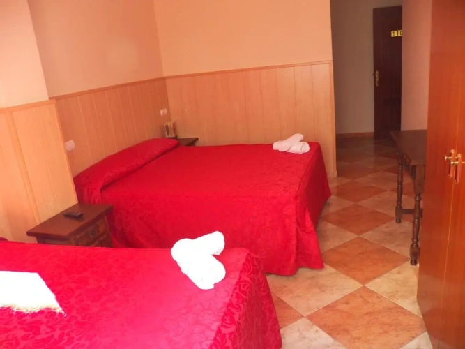 Standard Triple room