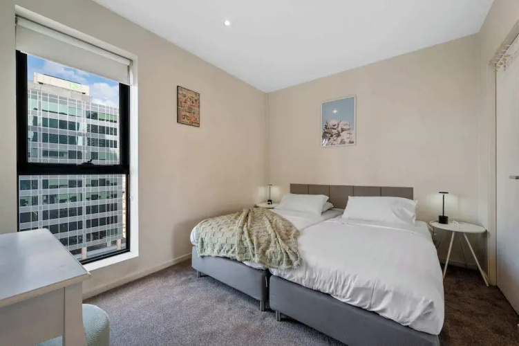 A Spacious 2BR Apt Near Melbourne Central