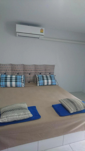 Easy Rooms and Minimart