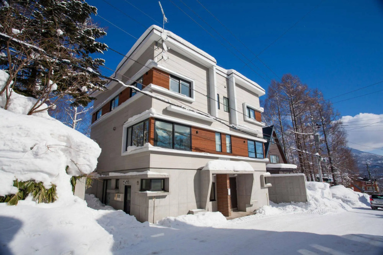 Yutaka Townhouse