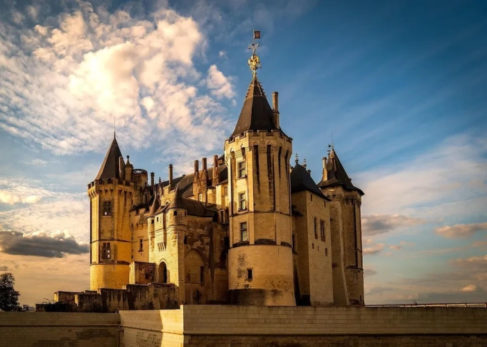 5-guest Cottage With Terrace in Loire