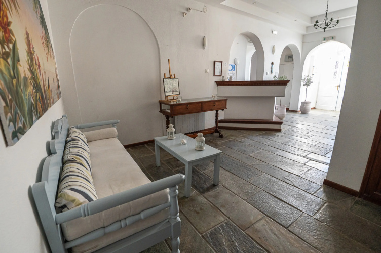 Dionysos Hotel
