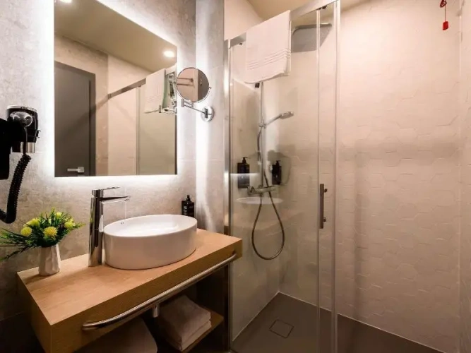 1 Bedroom Double Suite