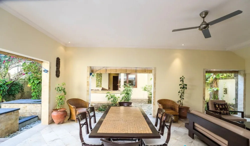 3 bedroom villa river side Legian