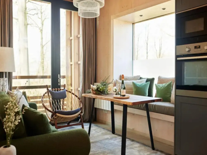 Lakeside Love Nest