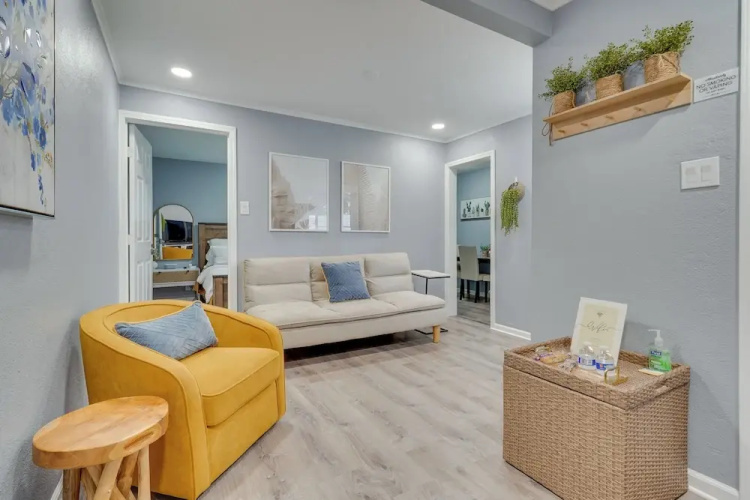 Cozy Bay Area Vacation Rental With Patio