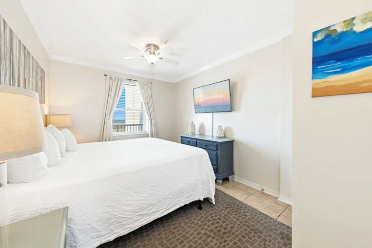Royal Palms 1303
