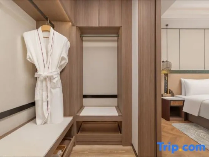 Luxury Suite