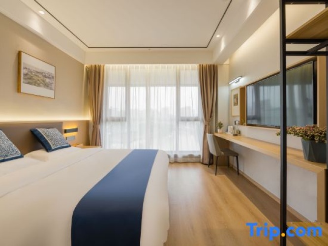Standard Double room with lake view