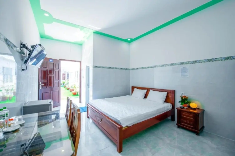 Double room with pool view
