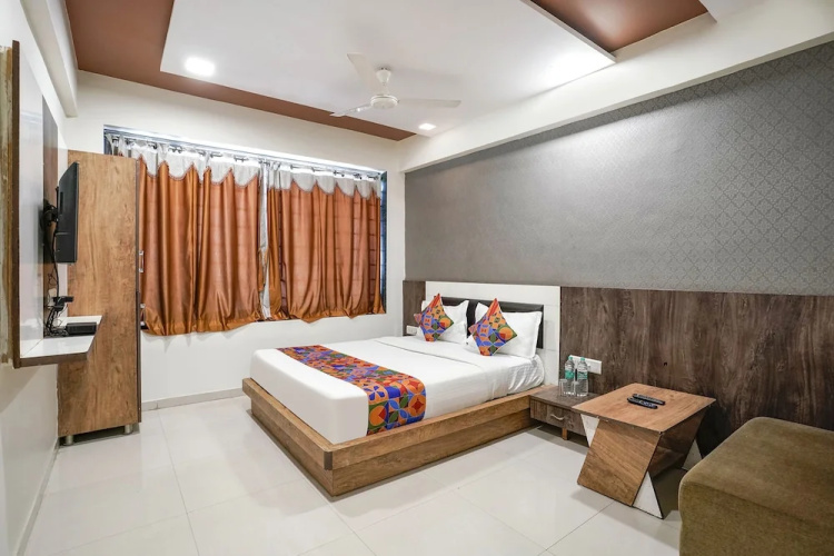 Fabhotel Galaxy I