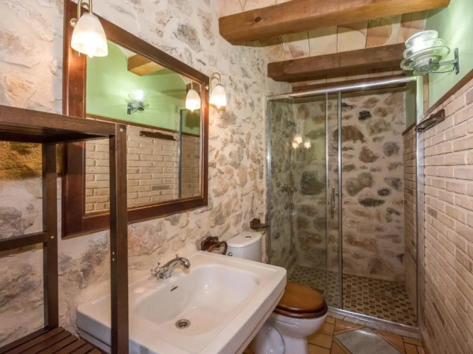 3 Bedrooms Cottage