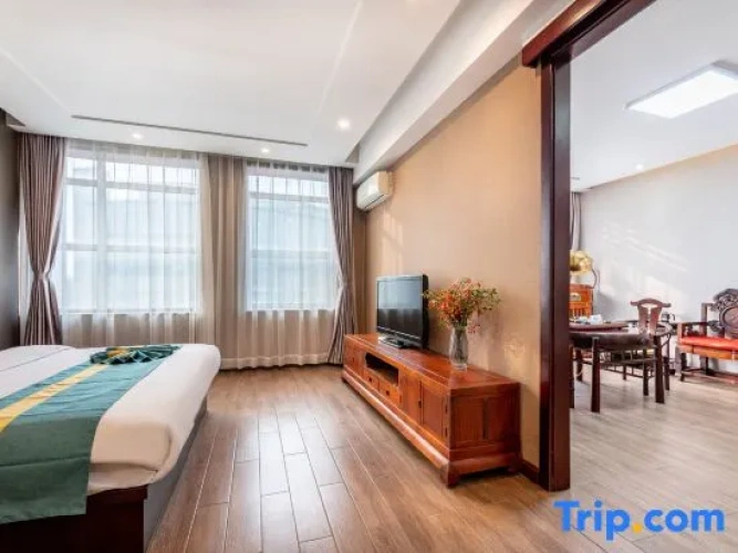 Deluxe Suite