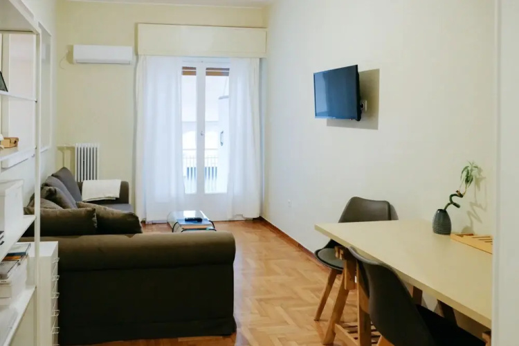 Newly Renovated Athenian Apt