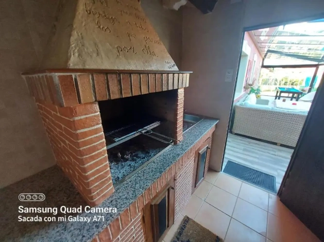4 Bedrooms Cottage
