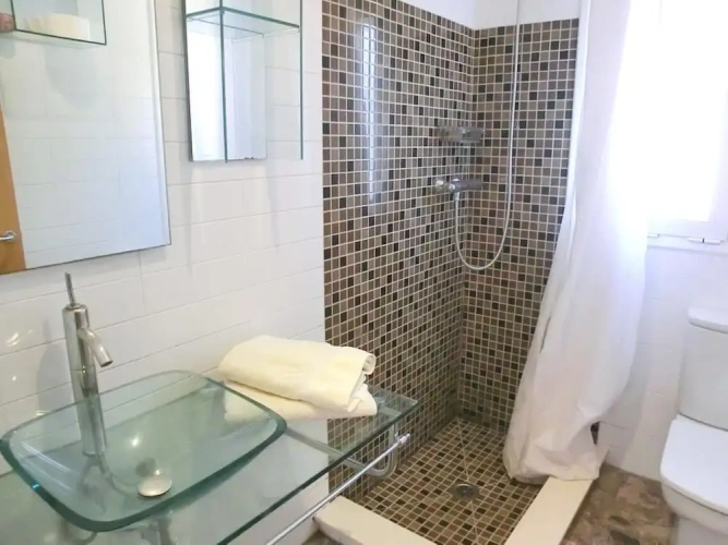 3 Bedrooms Family Cottage with pool view