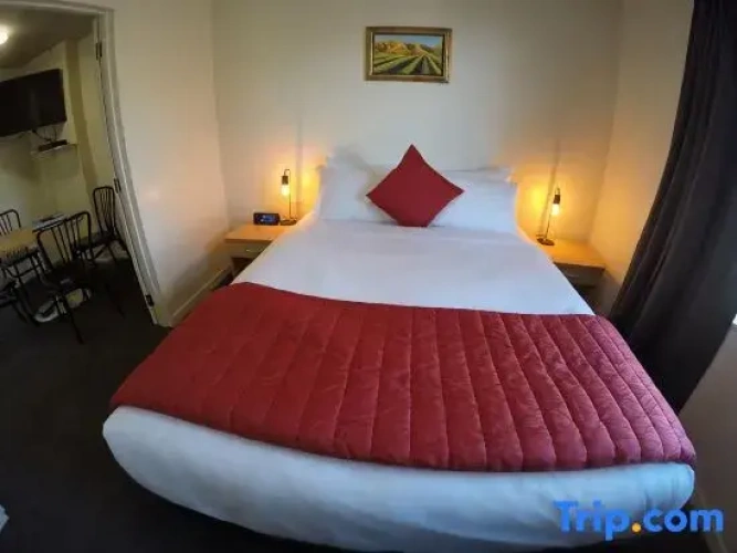 1 Bedroom Suite