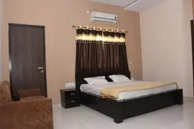 Hotel PoshLux