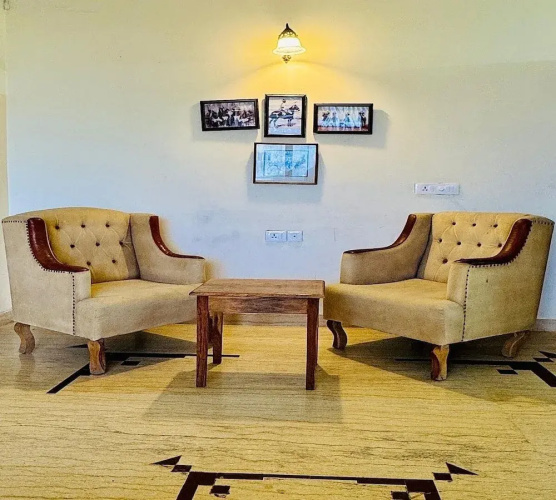 Hotel Raj Villa