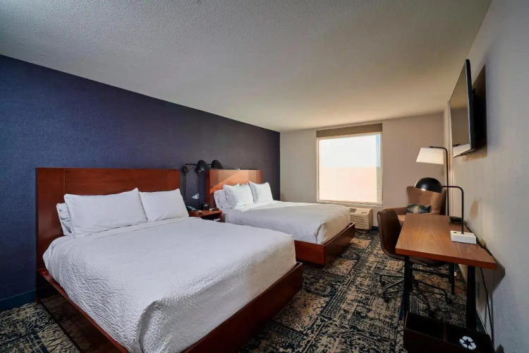 Clarion Hotel & Conference Ctr