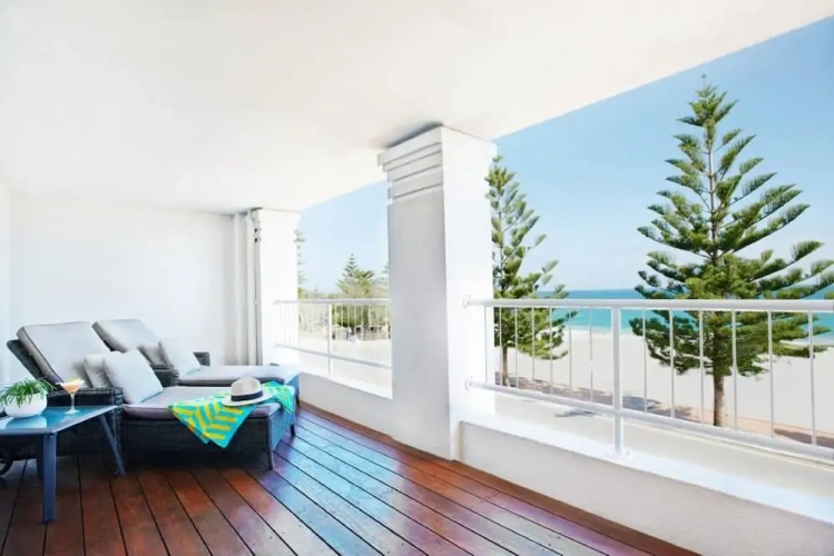Standard room with balcony and beachfront