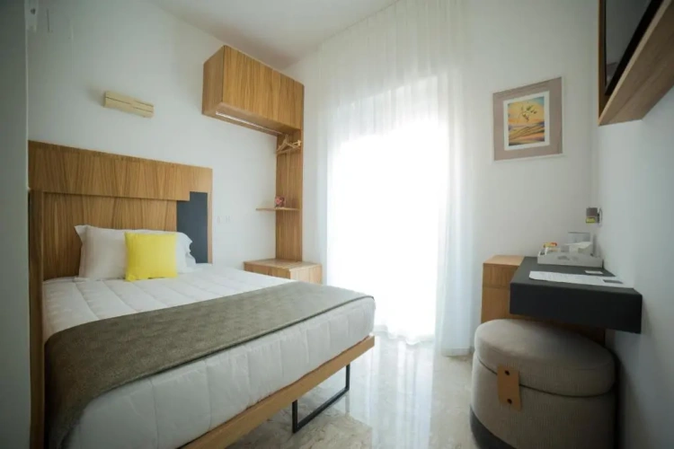 Deluxe Single room