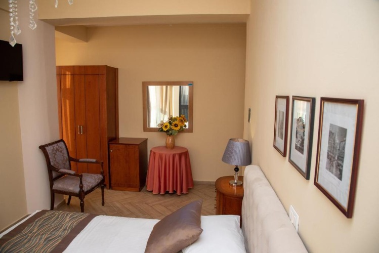 Standard Double room with partial sea view