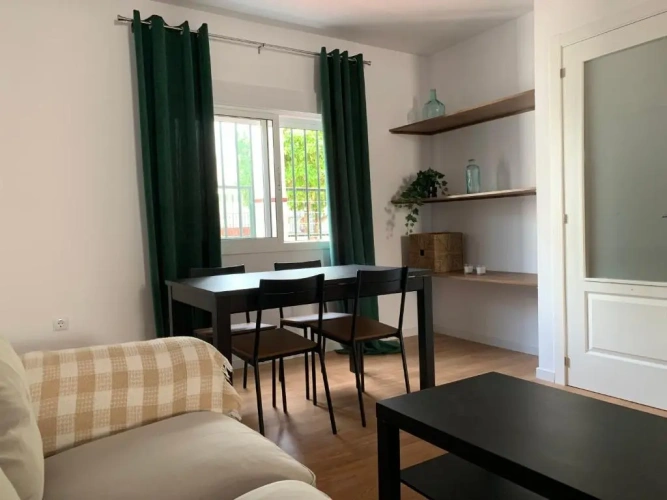 4 Bedrooms Cottage