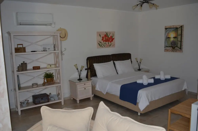 Blue Ark Aigeira Flat & Studio