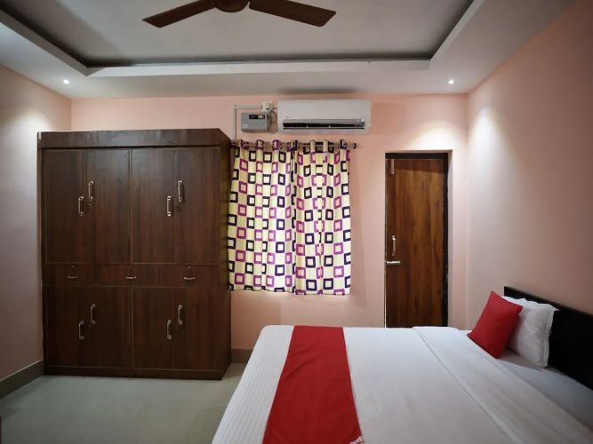 OYO 16407 Hotel Dream Castle