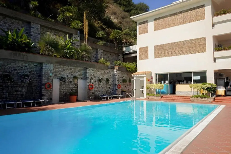 Hotiday Taormina Mare