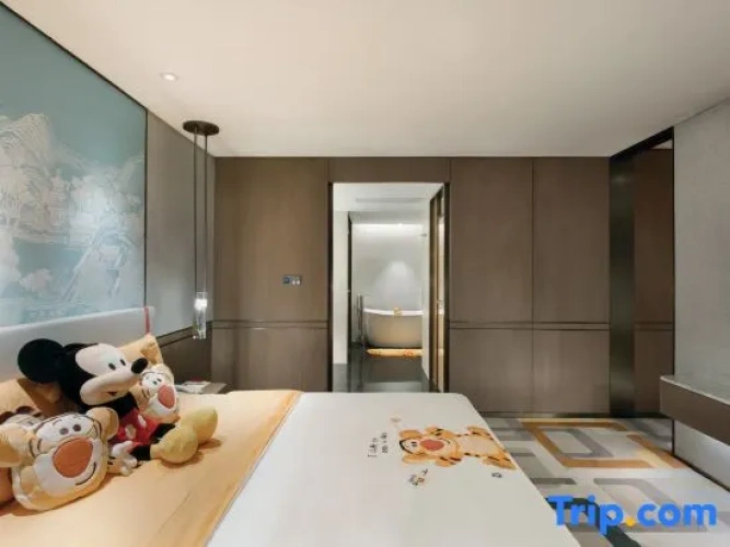 Sextuple Family Suite